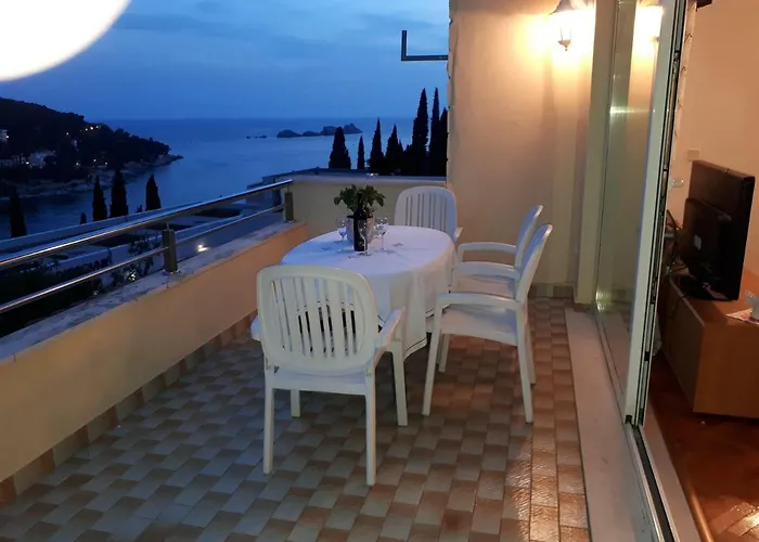 Best4You Apartment No1 - Sea View -70 M2 - 2 Bedrooms